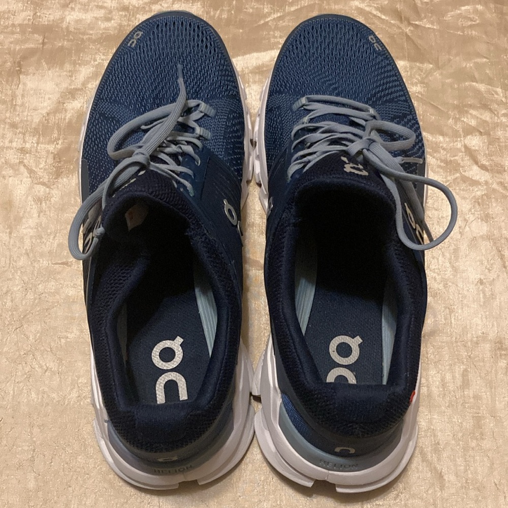 On Cloudswift Running - image 4